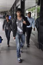 Siddharth Malhotra return from Durban in Mumbai Airport on 8th Sept 2013 (44).JPG